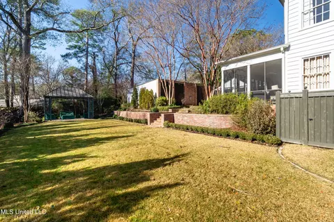 Exterior - 835 Avondale St, Jackson, MS 39216 photo 11 of 24