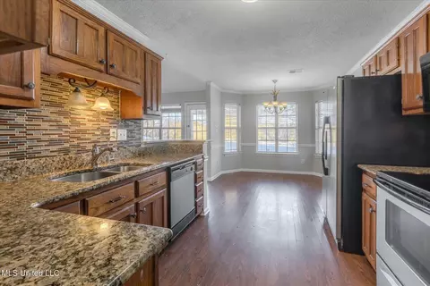 9654 N Geneva Loop, Olive Branch, MS 38654 photo 11