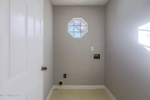 9654 N Geneva Loop, Olive Branch, MS 38654 photo 21