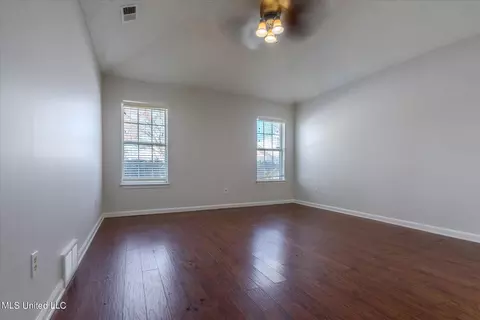 9654 N Geneva Loop, Olive Branch, MS 38654 photo 13