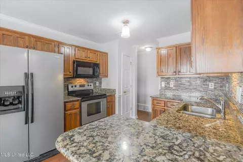 9654 N Geneva Loop, Olive Branch, MS 38654 photo 10