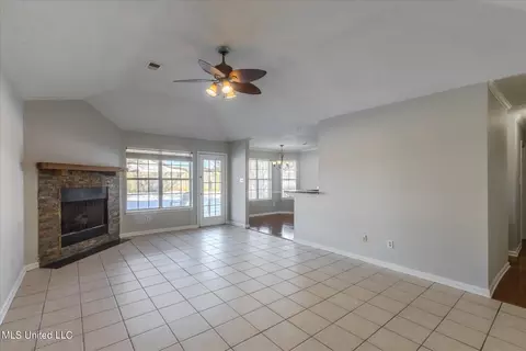 9654 N Geneva Loop, Olive Branch, MS 38654 photo 8