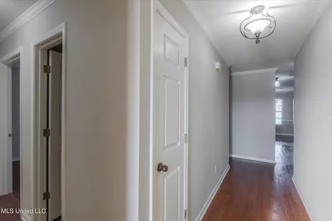 9654 N Geneva Loop, Olive Branch, MS 38654 photo 6