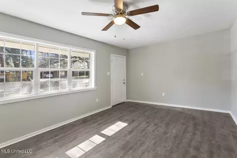 912 Pine Lake Dr, Jackson, MS 39206 photo 5
