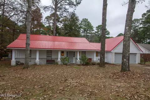 204 Lakeside Dr, Brandon, MS 39047