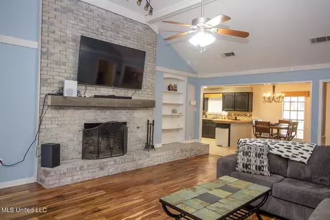204 Lakeside Dr, Brandon, MS 39047 photo 9