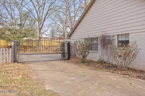 104 Lowe Cir, Clinton, MS 39056 photo 4