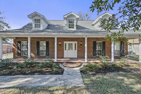 6817 Corto Rd, Ocean Springs, MS 39564