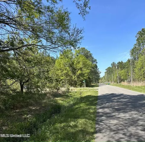 8333 Jeff Davis Dr, Bay Saint Louis, MS 39520
