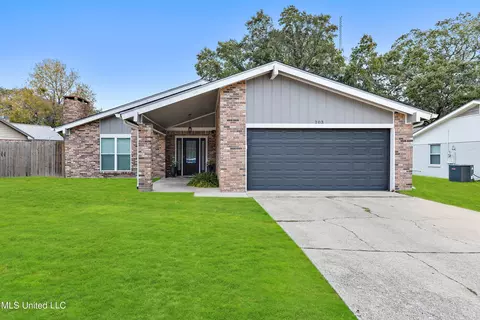 103 Leigh Cir, Ocean Springs, MS 39564