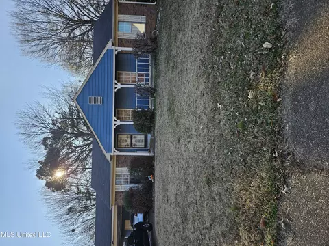 6715 Riverdale Rd, Horn Lake, MS 38637