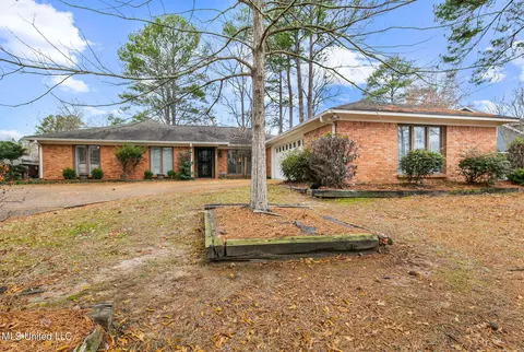 223 Greenfield Pl, Brandon, MS 39047