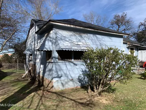 4272 Richmond Cir, Jackson, MS 39209 photo 2
