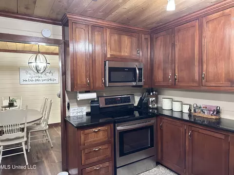 7603 Browns Rd, Moss Point, MS 39562 photo 5