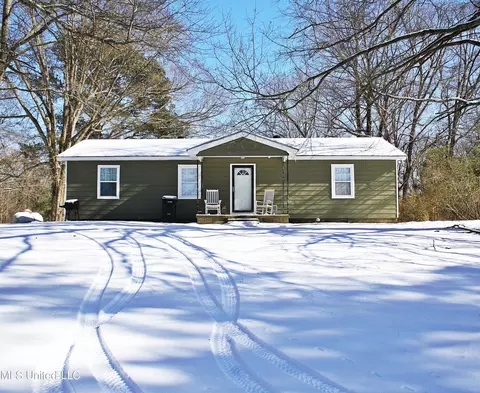 1334 Brownlee Rd, Sarah, MS 38665