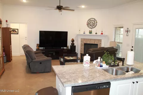 113 Brunswick Cv Cv, Canton, MS 39046 photo 10