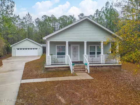 11050 Magnolia Terrace Pl, Gulfport, MS 39503