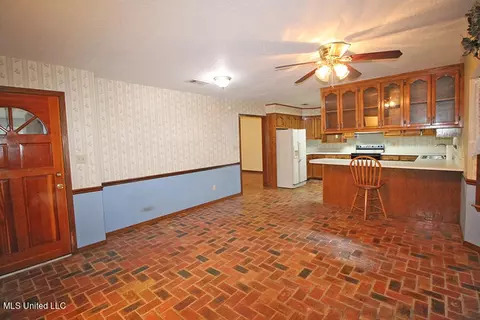 Kitchen - 112 Moody Dr, Lucedale, MS 39452 photo 2 of 7