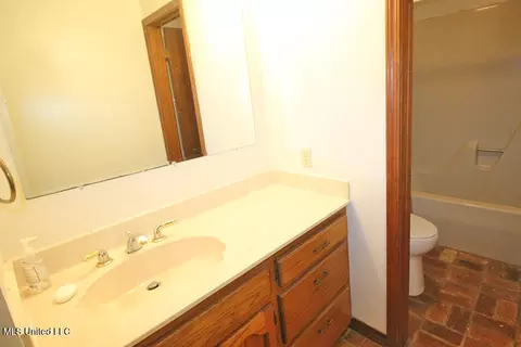 Bath - 112 Moody Dr, Lucedale, MS 39452 photo 4 of 6
