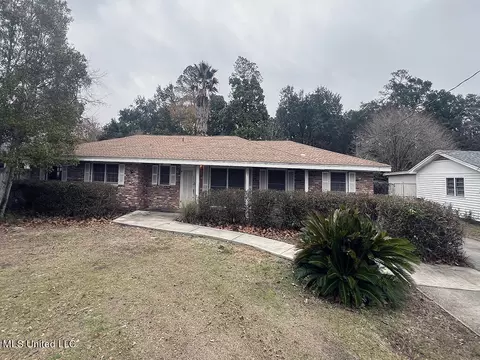 4512 Harrison Ave, Gulfport, MS 39507