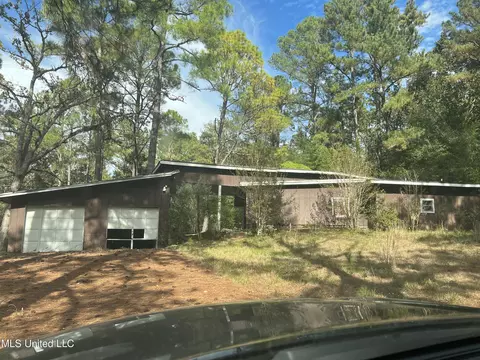 306 Sylvan Trl, Jackson, MS 39209