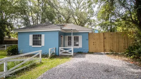 209 Oak St, Long Beach, MS 39560