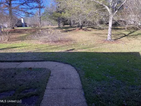 202 Crescent Dr Hl, Terry, MS 39170 photo 4