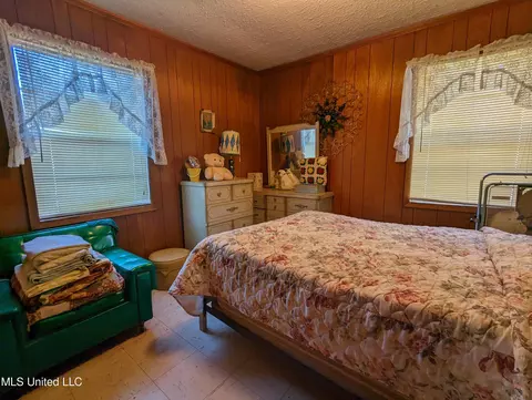 Bedroom - 14233 Highway 14, Sallis, MS 39160 photo 3 of 3