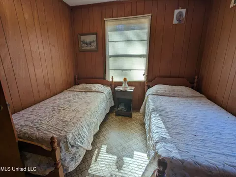 Bedroom - 14233 Highway 14, Sallis, MS 39160 photo 2 of 3