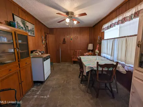 Kitchen - 14233 Highway 14, Sallis, MS 39160 photo 2 of 2