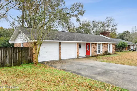 64 Opal Cv, Gulfport, MS 39503