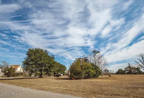 10071 Doty St, Biloxi, MS 39532 photo 2
