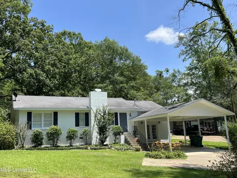 702 Saint Matthew St, Carthage, MS 39051