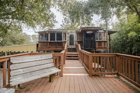 3477 Bayou Dr, Pass Christian, MS 39571
