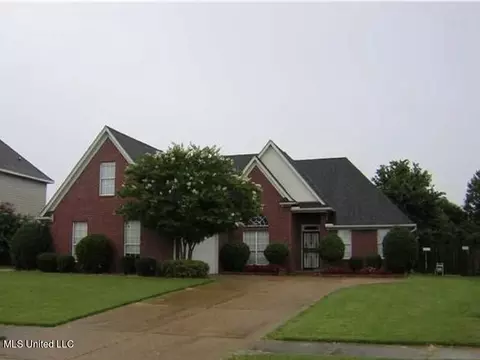 9086 Hickory Dr, Olive Branch, MS 38654