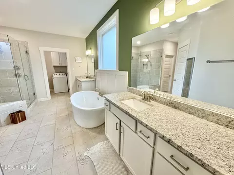 Bath - 187 Crossroads Blvd, Hernando, MS 38632 photo 3 of 7