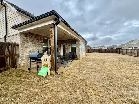 Exterior - 187 Crossroads Blvd, Hernando, MS 38632 photo 6 of 8