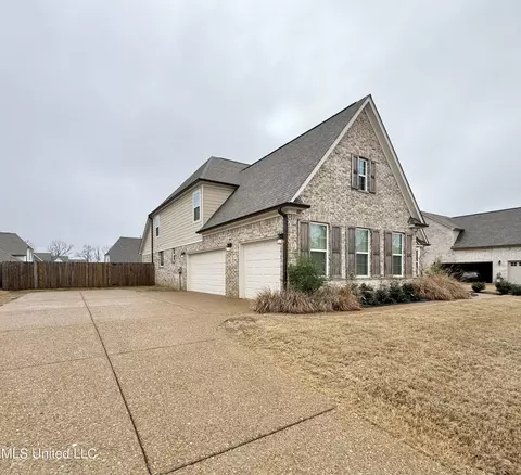 Exterior - 187 Crossroads Blvd, Hernando, MS 38632 photo 4 of 8