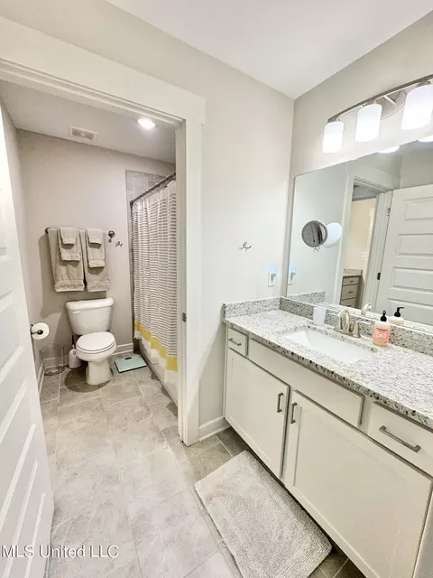 Bath - 187 Crossroads Blvd, Hernando, MS 38632 photo 7 of 7