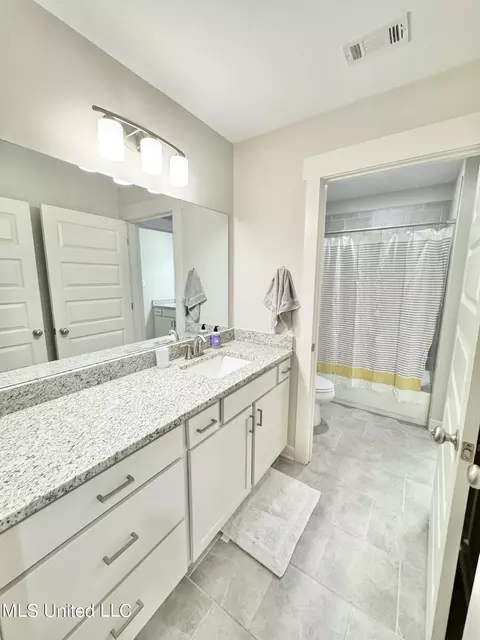 Bath - 187 Crossroads Blvd, Hernando, MS 38632 photo 6 of 7