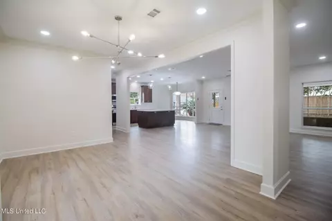 Entry Way - 79325 E Diamondhead Dr, Diamondhead, MS 39525 photo 1 of 1