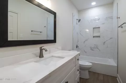 Bath - 79325 E Diamondhead Dr, Diamondhead, MS 39525 photo 1 of 5