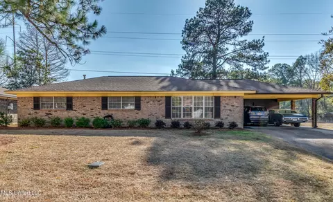 1565 Wingfield Dr, Jackson, MS 39204