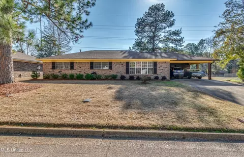 1565 Wingfield Dr, Jackson, MS 39204 photo 3