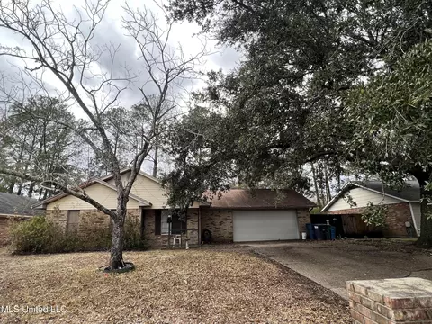 132 Gettysburg Cir, Ocean Springs, MS 39564