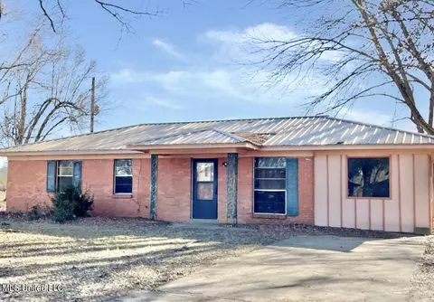 102 Hodges Dr, Greenwood, MS 38930