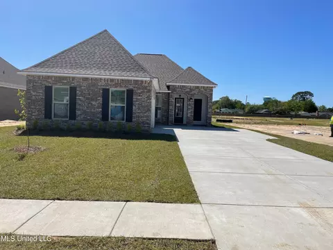 835 Leeward Dr, Biloxi, MS 39532