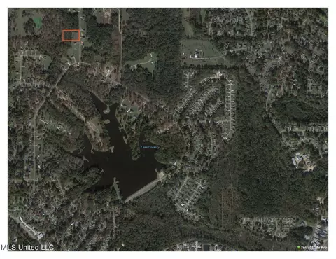108 Forest Lake Dr, Byram, MS 39272 photo 2