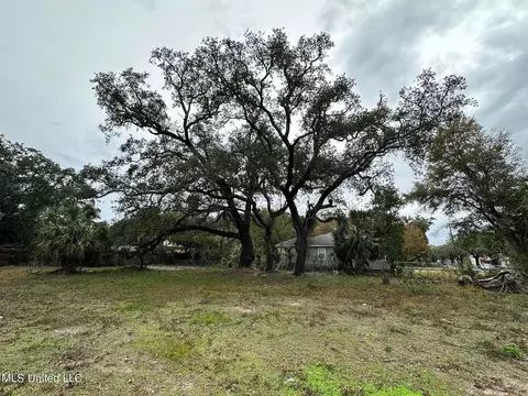 321 Benachi Ave, Biloxi, MS 39530