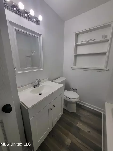 Bath - 2910 Robinson, Jackson, MS 39209 photo 5 of 6